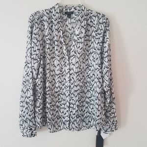 NWT Halogen Hidden Button Front v-neck Blouse Size L